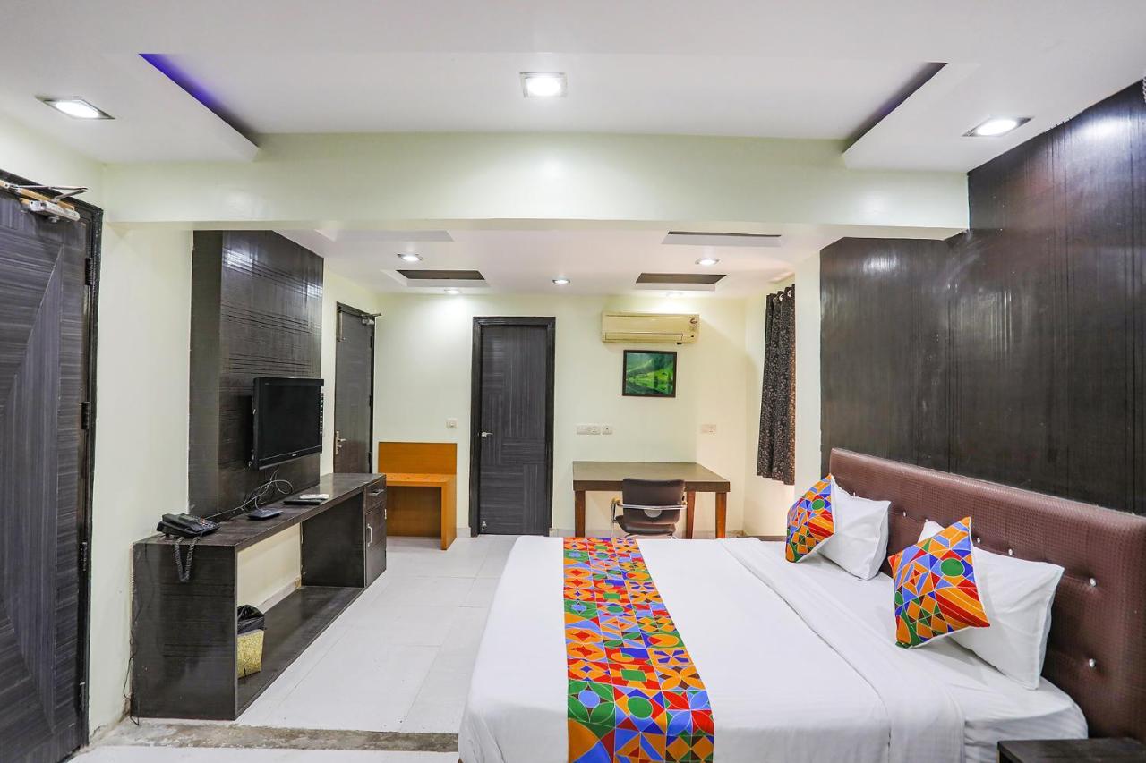 Fabhotel Trio Continental Patel Nagar New Delhi Eksteriør billede